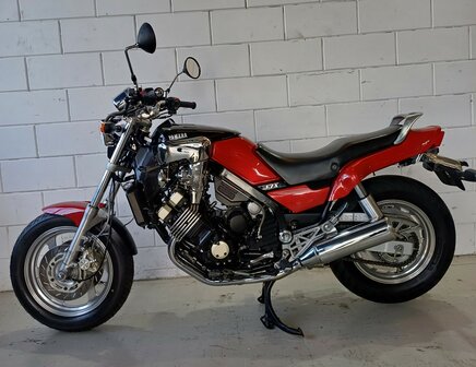 Yamaha FZX 750