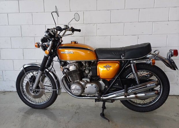 Honda CB750K2 Four  **VERKOCHT**