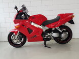 Honda-VFR800Fi--***VERKOCHT***